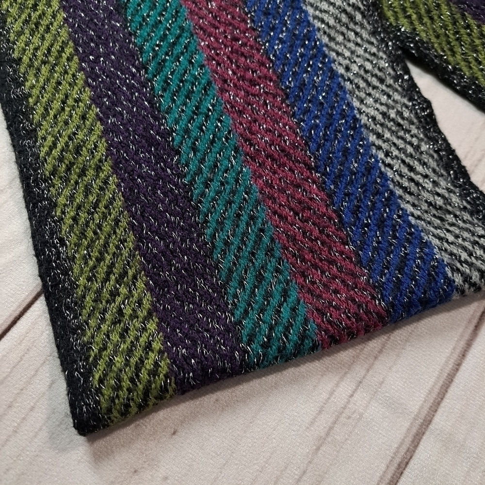 Scarf with Metallic Thread - Picture 6 of 11